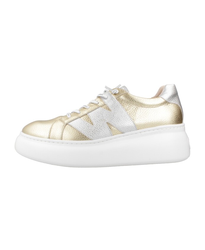 max-sneakers