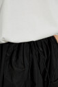 robe-confectionnee-a-partir-de-materiaux-combines