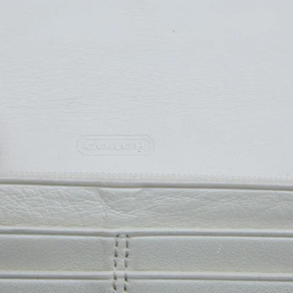 Coach Pre-owned Canvas wallets Beige Dames