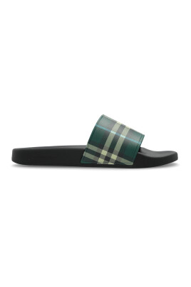 tongs-en-caoutchouc