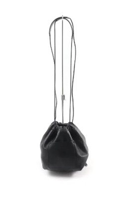 pre-owned-canvas-shoulder-bags