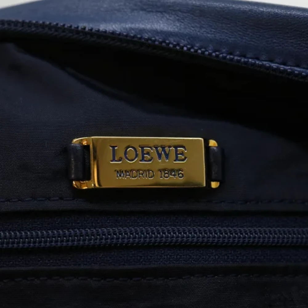 Loewe Pre-owned Leather clutches Blue Dames