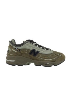 mesh-sneakers-with-leather-details