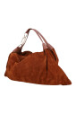sac-a-main-tan-avec-un-design-drape