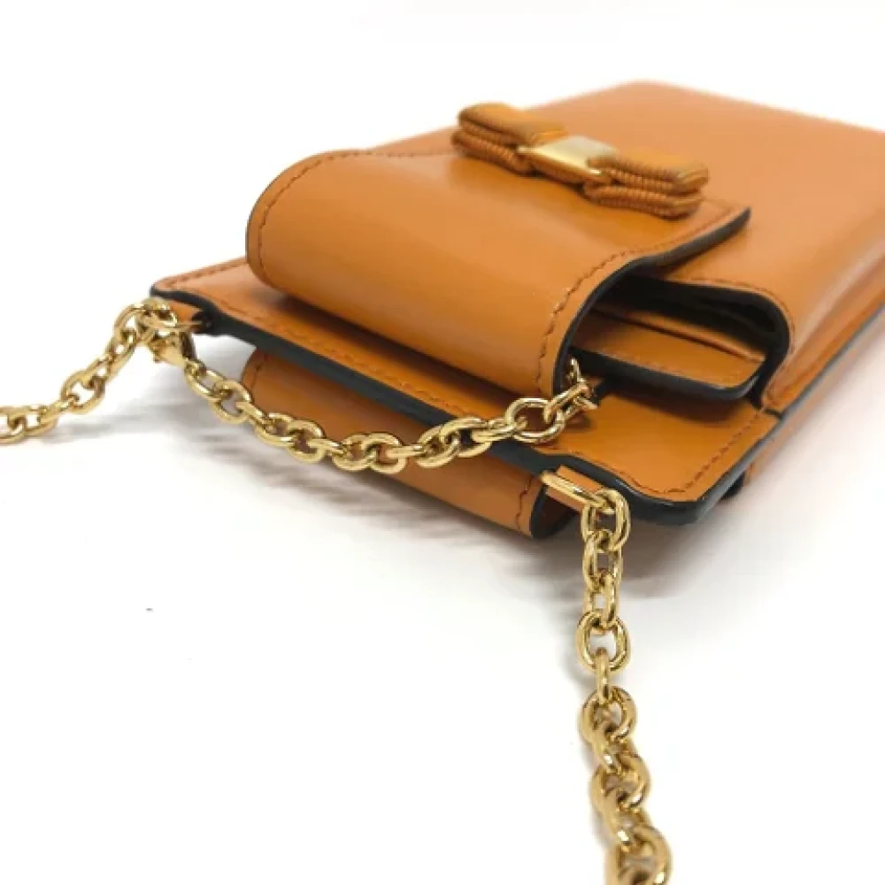 Salvatore Ferragamo Pre-owned Leather shoulder-bags Orange Dames