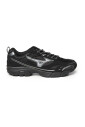 black-sneakers-with-logo-detailing