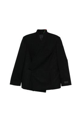 veste-noire-asymetrique-a-manches-longues