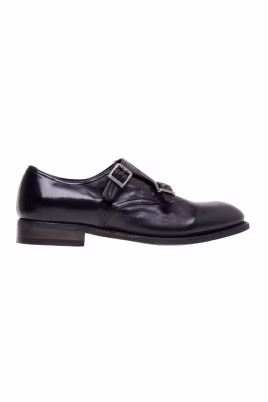 laced-shoes