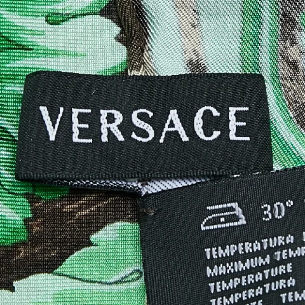 Versace Pre-owned Silk scarves Green Dames