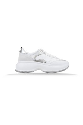 baskets-en-cuir-a-lacets