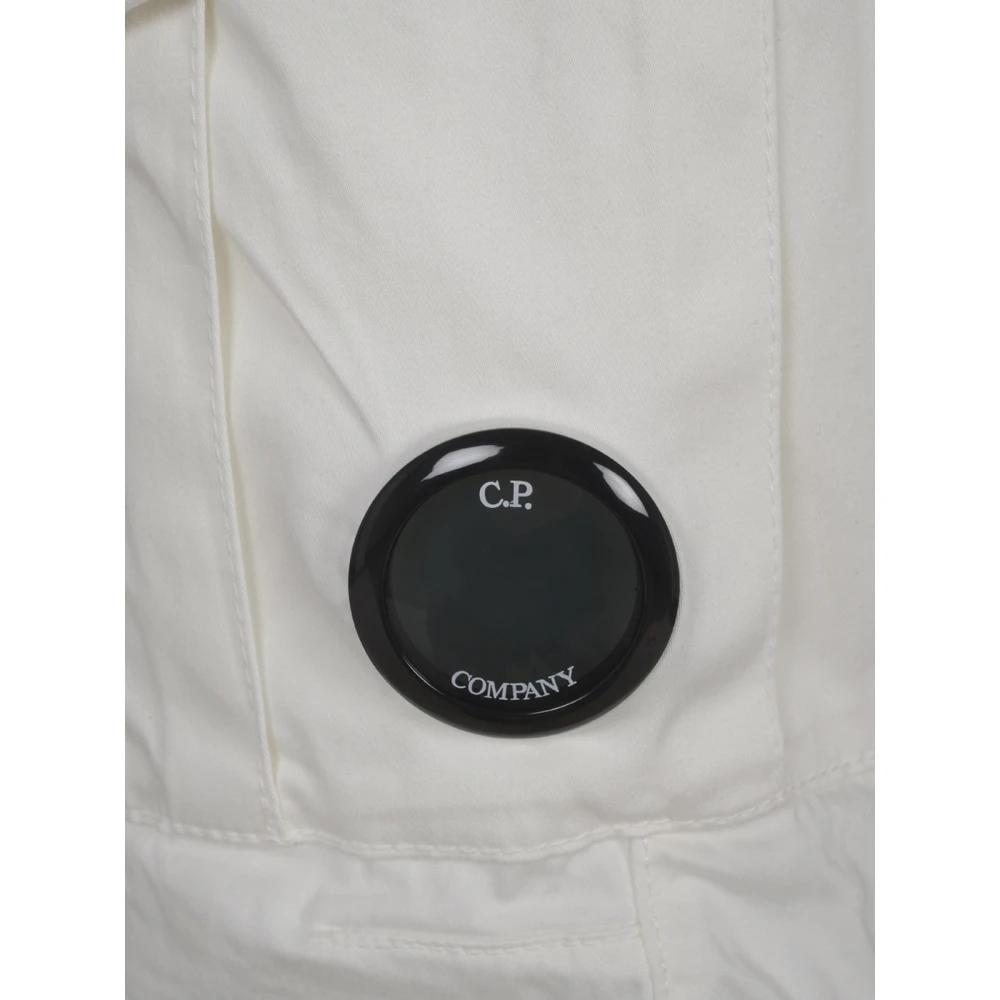 C.P. Company Cargo Bermuda Broek in Satin Stretch White Heren