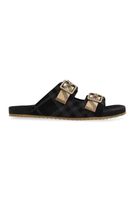 Sandaler med plädkolv och spänne
