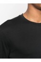 pull-noir-col-rond-manches-longues