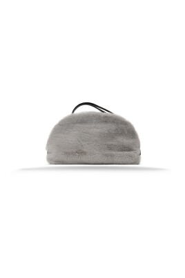 leather-handbag-with-zipper-closure