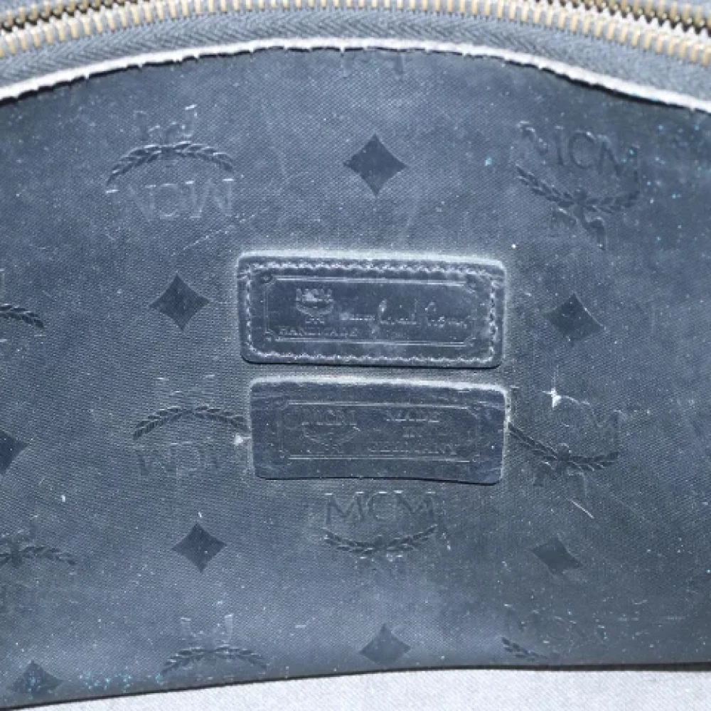 MCM Pre-owned Canvas shoulder-bags Black Dames