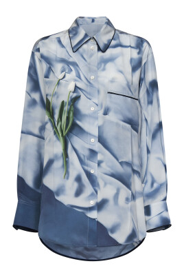 blue-silk-shirt-with-textured-print