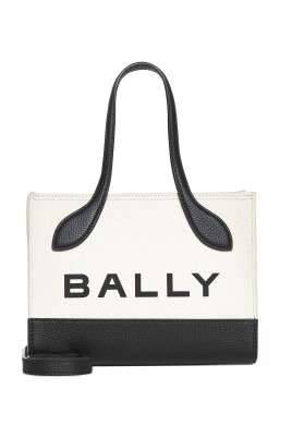 chic-logo-print-tote-bag