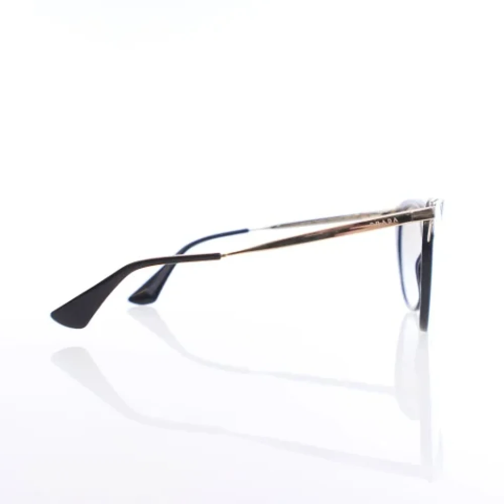 Prada Vintage Pre-owned Plastic sunglasses Black Dames