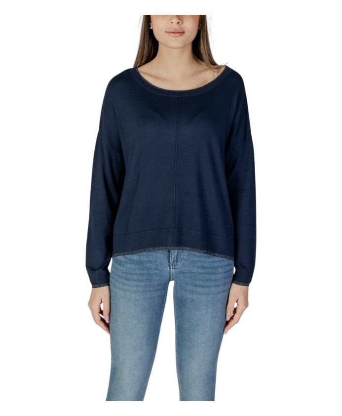 round-neck-knitwear-sweatshirt