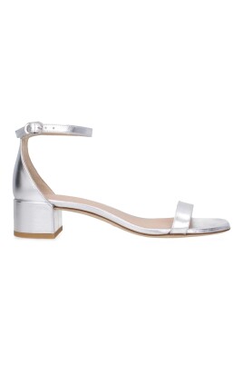 sandale-en-cuir-gris-talons-moyens