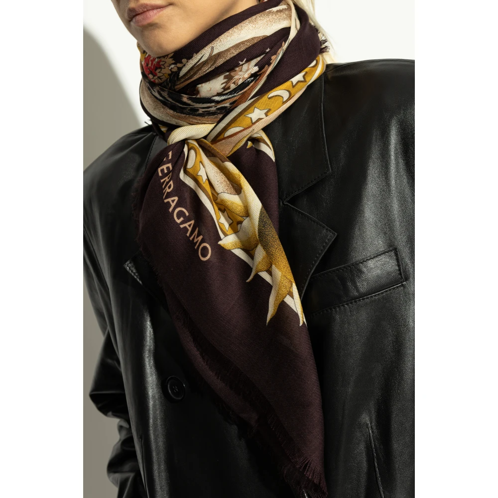 Salvatore Ferragamo Sjaal met print Brown Dames