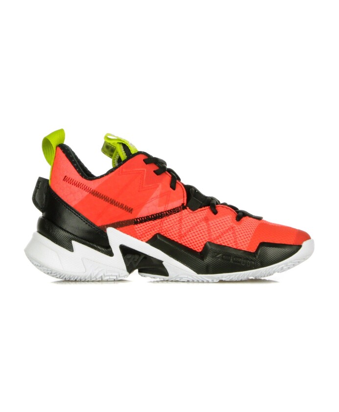 high-top-basketball-shoe