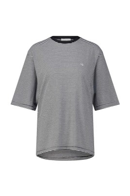 t-shirt-casual-a-rayures