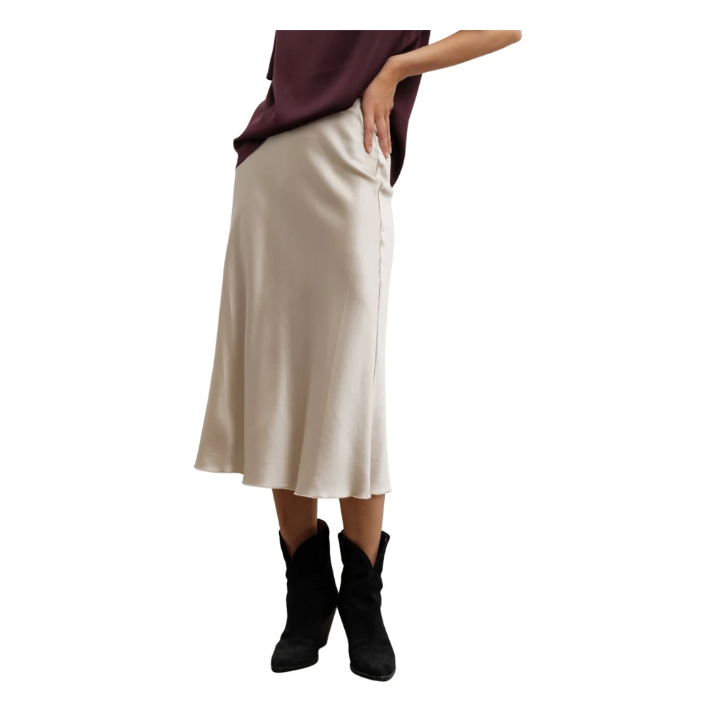 Ahlvar Gallery Satin Zijden Bias Gesneden Midi Rok Beige Dames