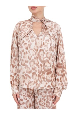 animal-print-blouse