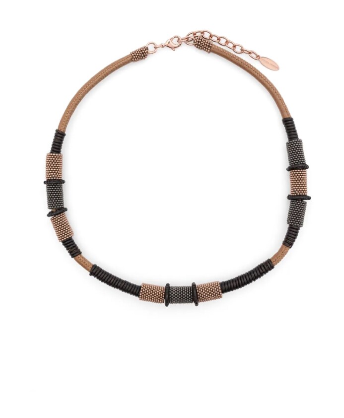 elegant-collier-en-cuir