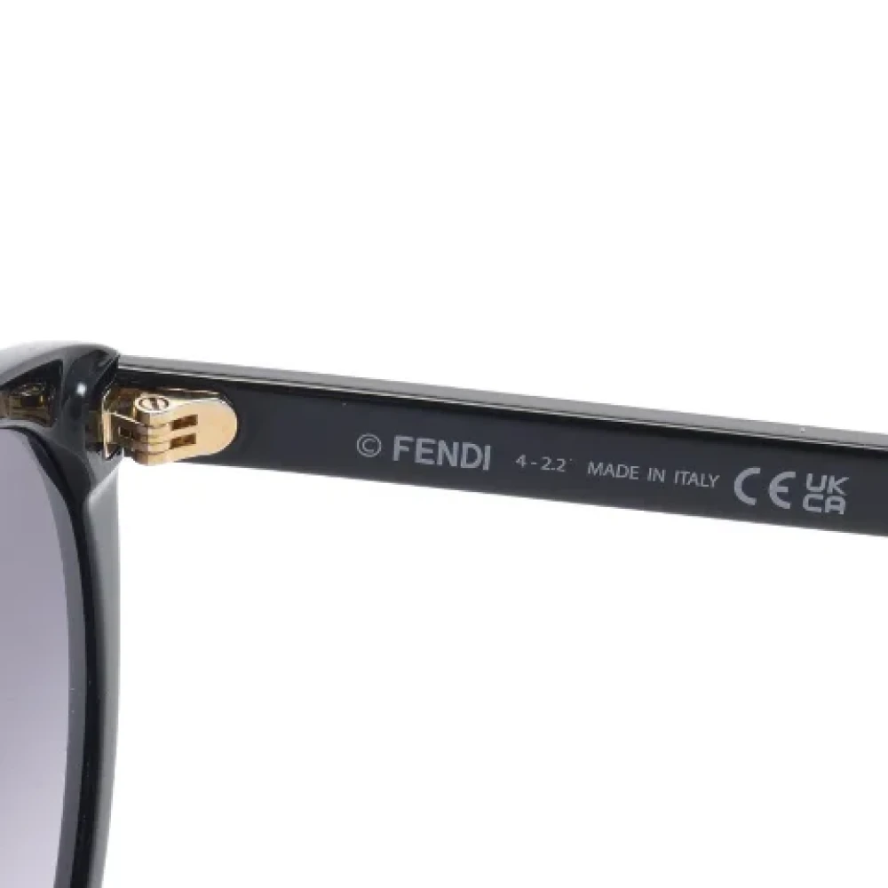 Fendi Vintage Pre-owned Plastic sunglasses Black Dames