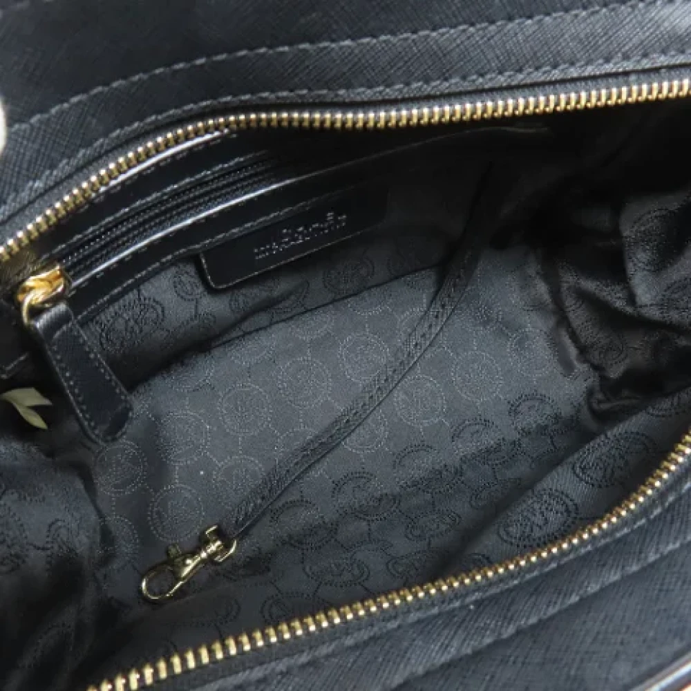 Michael Kors Pre-owned Fabric shoulder-bags Black Dames