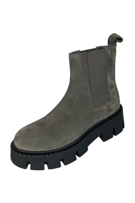 suede-boots-with-stretch-inserts
