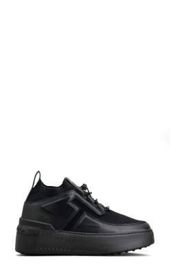 casual-sneakers-for-men-and-women