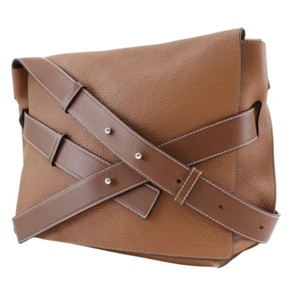 Loewe Pre-owned Fabric shoulder-bags Brown Dames