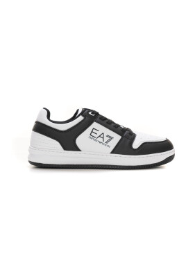 logo-sneakers-with-contrast-details