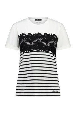 t-shirt-en-dentelle-a-rayures