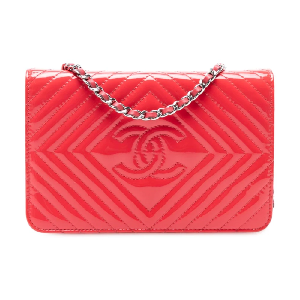 Chanel Vintage Women's Red Pre-Owned Chain Flap Bag