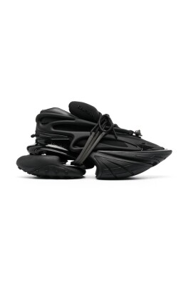 black-unicorn-low-top-sneakers