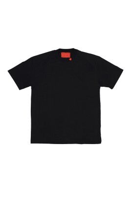 sort-herre-t-shirt-med-rod-hjerte