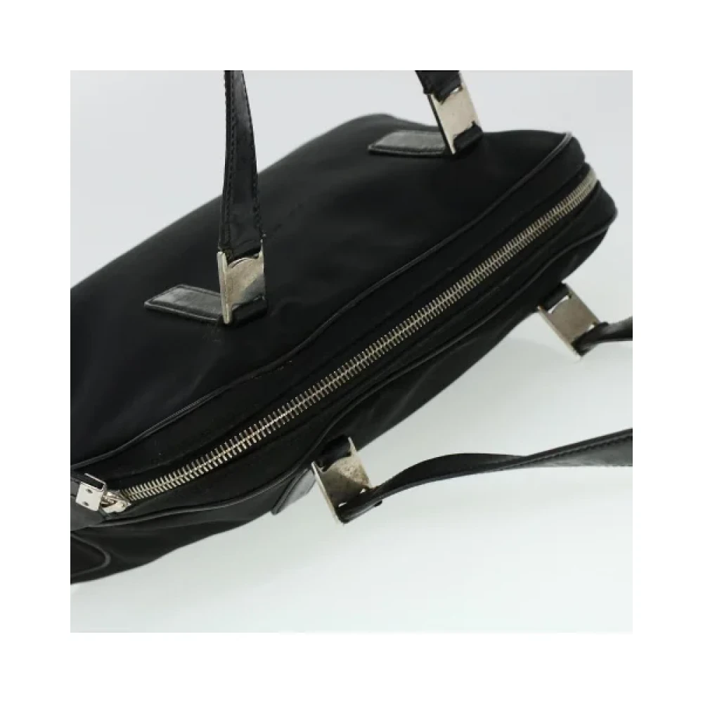 Salvatore Ferragamo Pre-owned Zwarte Nylon Handtas van Salvatore Ferragamo Black Dames