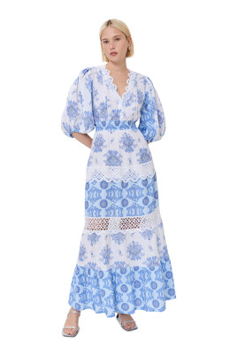 robe-maxi-bleue-en-lin-floral