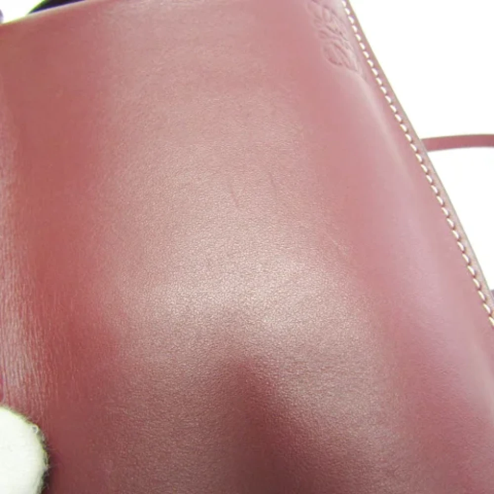 Loewe Pre-owned Leather shoulder-bags Red Dames