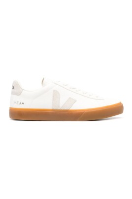 white-sneakers-for-modern-man