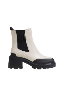 beige-leather-womens-boot-fall-winter