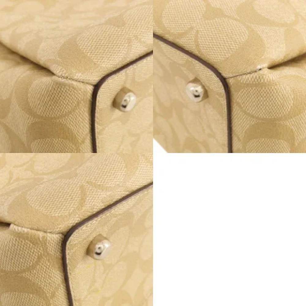 Coach Pre-owned Canvas handbags Beige Dames