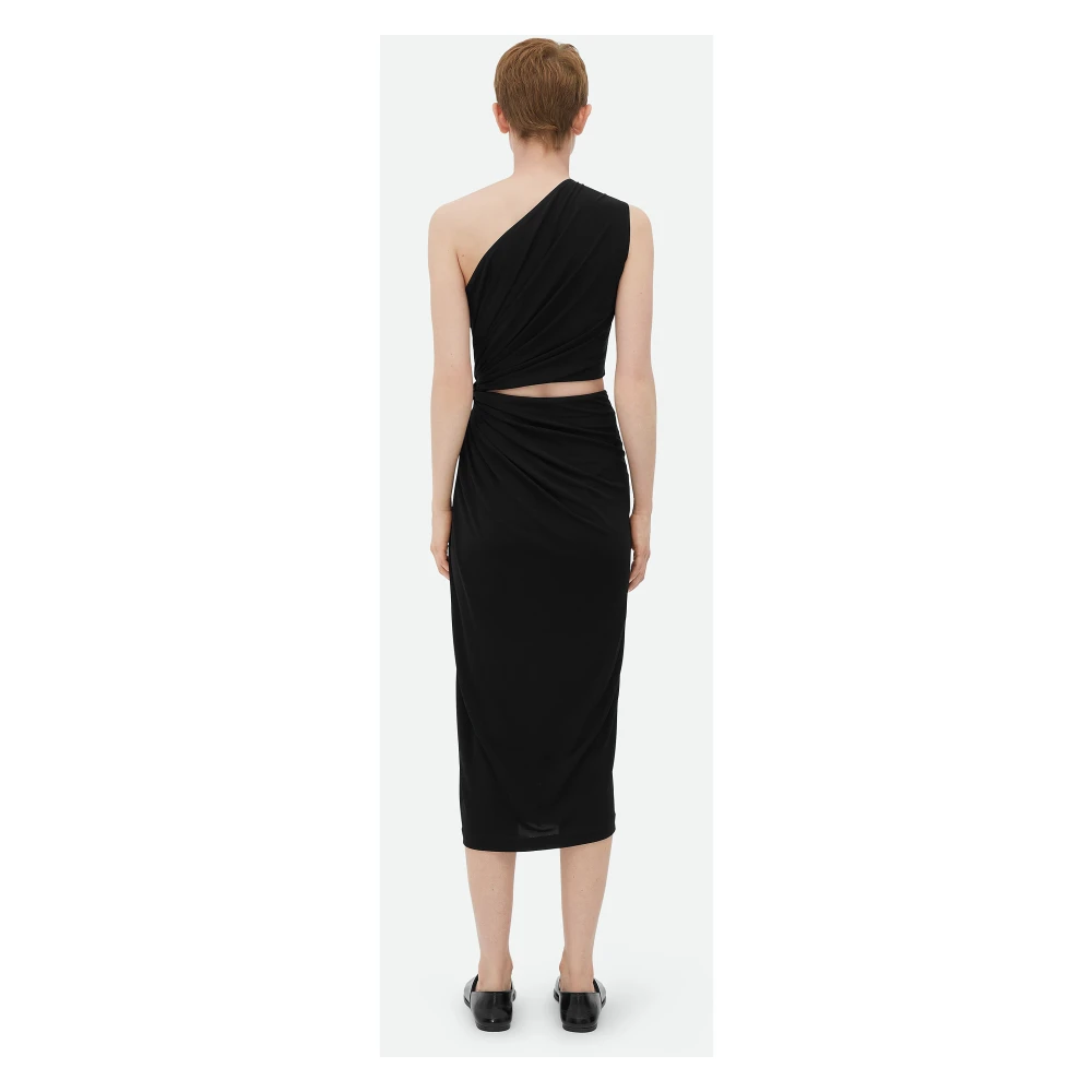 Bottega Veneta Zwarte Asymmetrische Crêpe Effect Jurk Black Dames