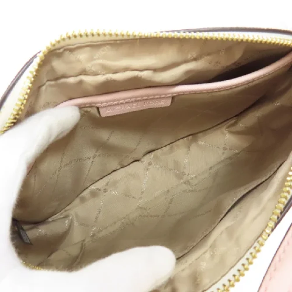 Michael Kors Pre-owned Canvas shoulder-bags Beige Dames