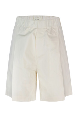 white-shorts-with-elastic-waistband