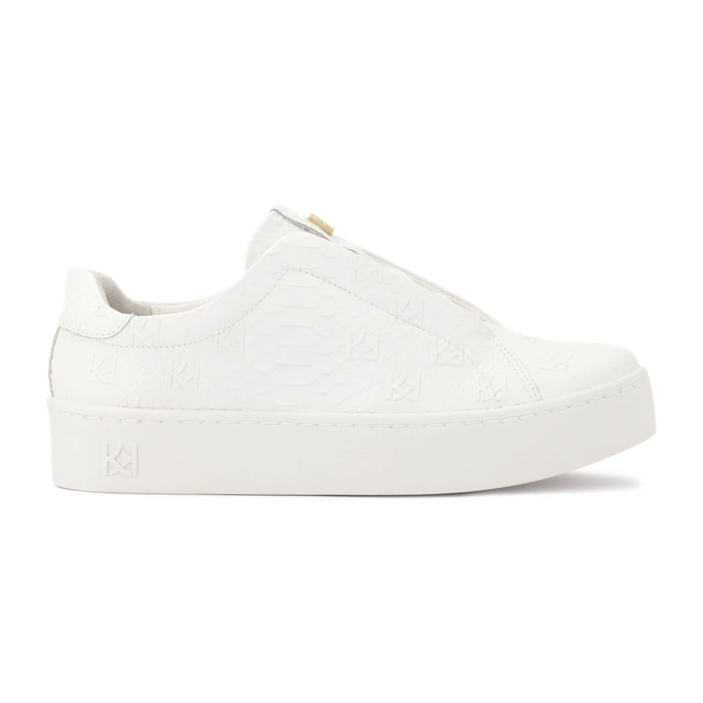 Kazar Witte sneakers met reliëf monogrammen Dames Schoenen